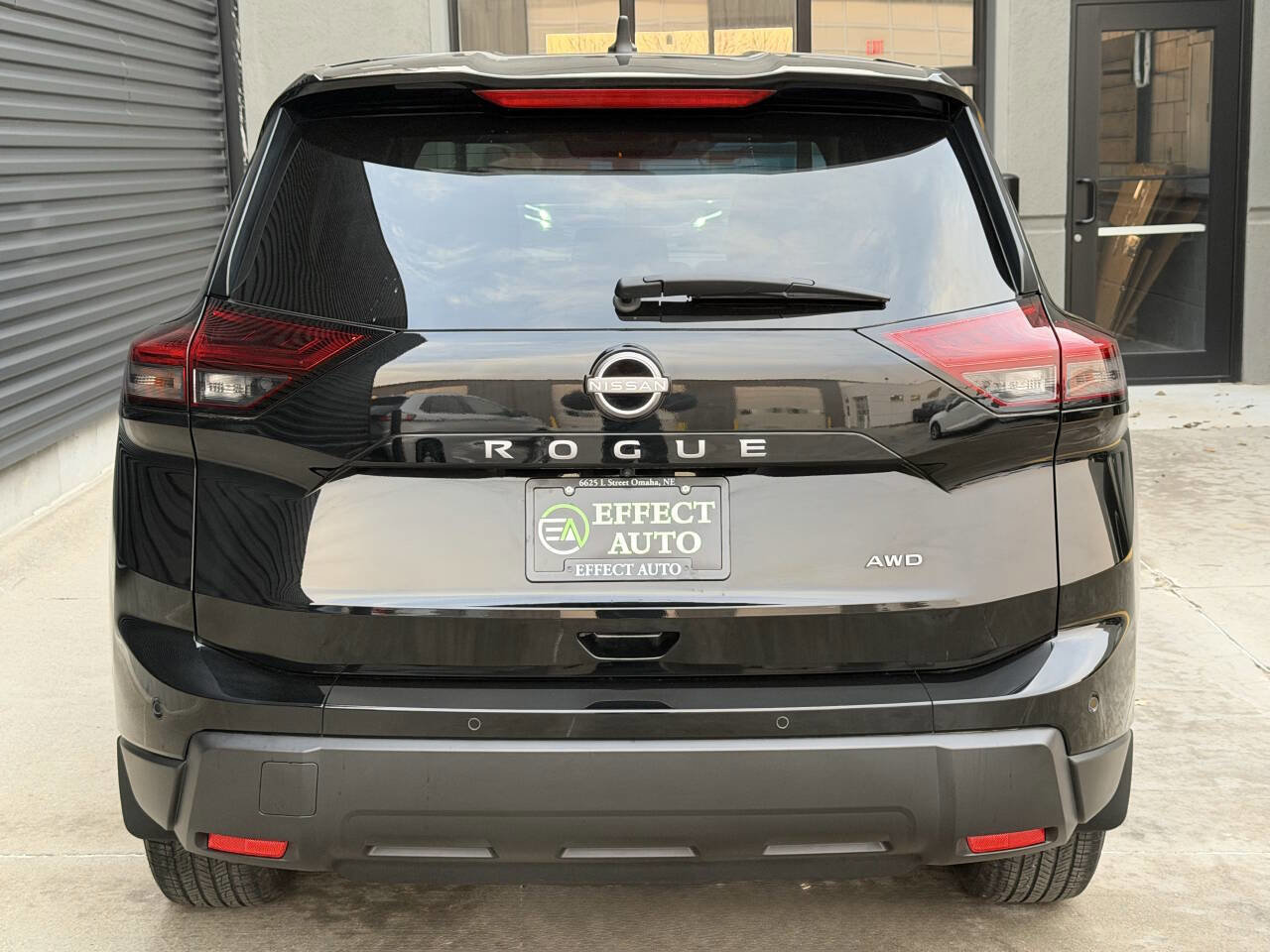 Used 2024 Nissan Rogue S image 12