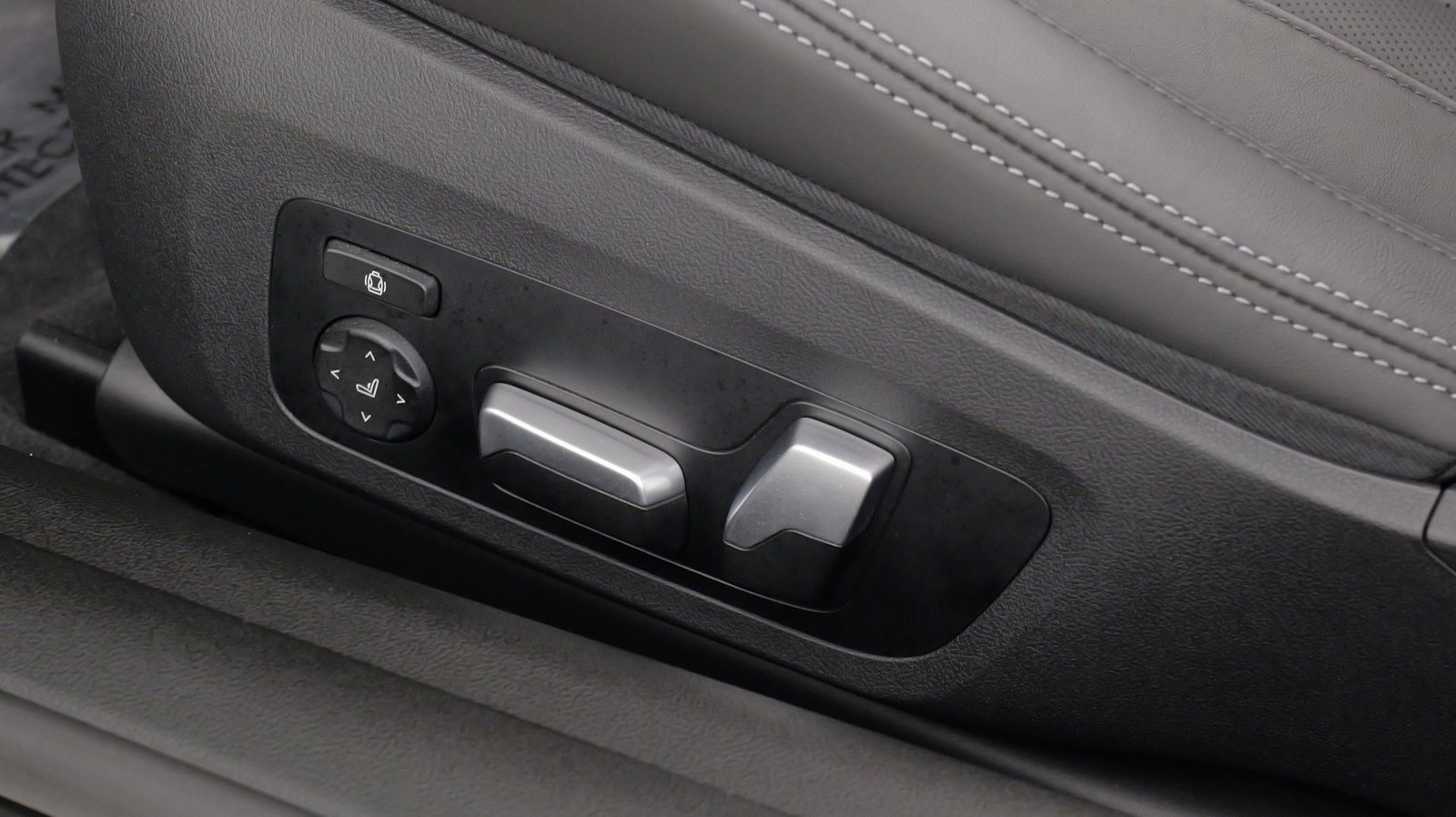 Used 2023 BMW M4 xDrive Competition image 40