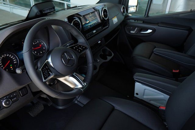 New 2025 Mercedes-Benz Sprinter 2500 image 27