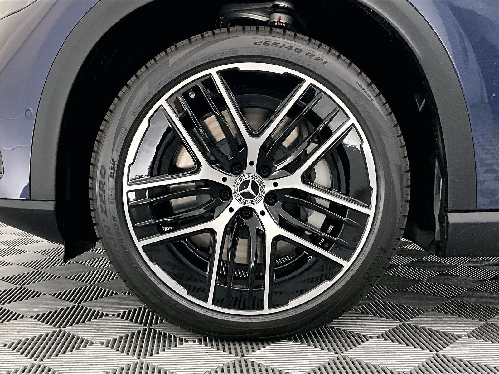 New 2027 Mercedes-Benz EQE 320+ SUV image 9