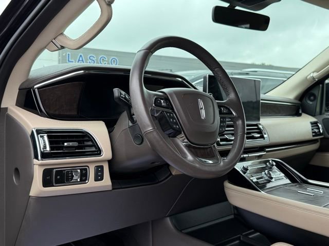 Used 2024 Lincoln Navigator Premiere image 17