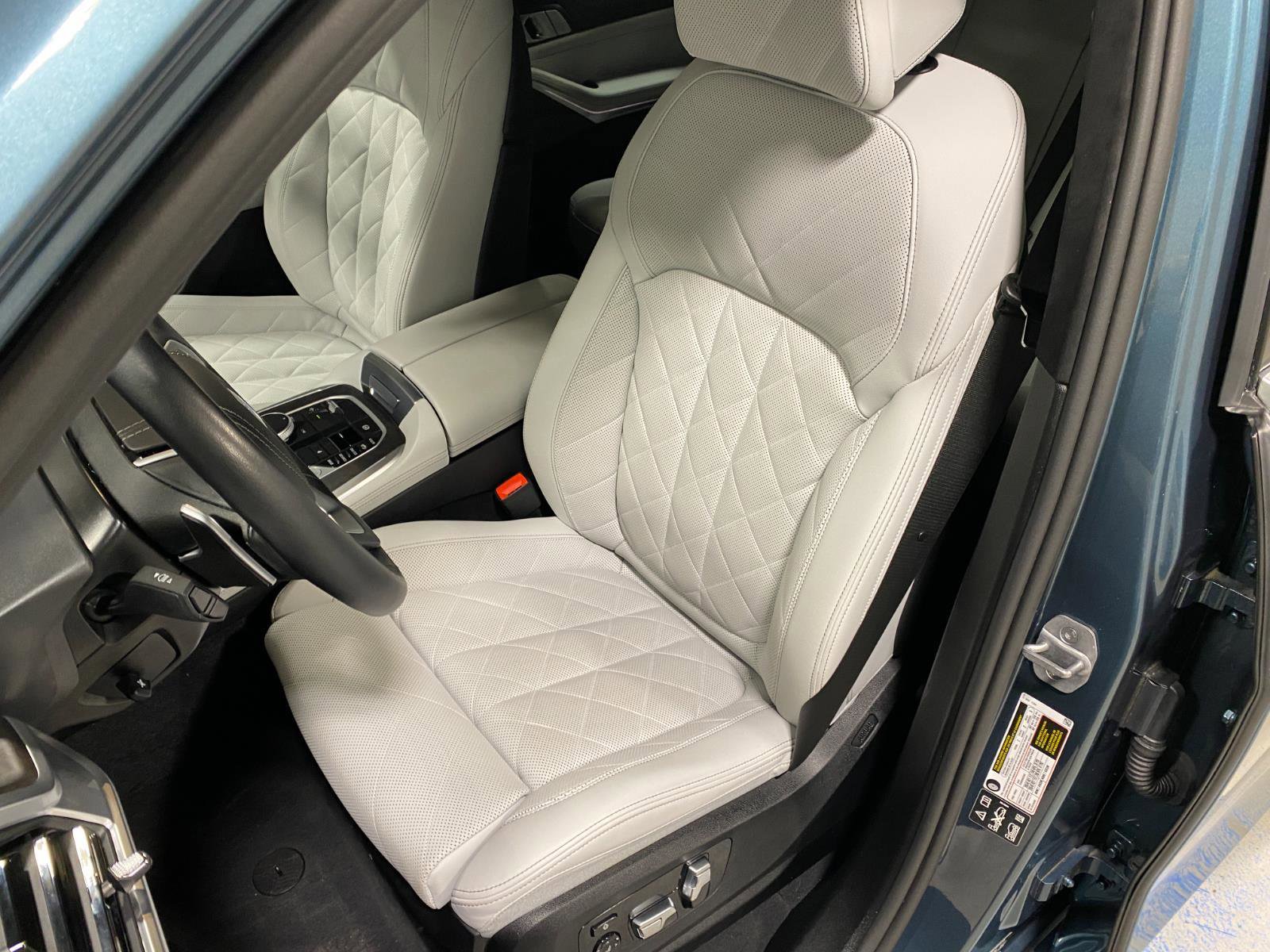 Certified 2025 BMW X7 xDrive40i w/ Premium Package image 14