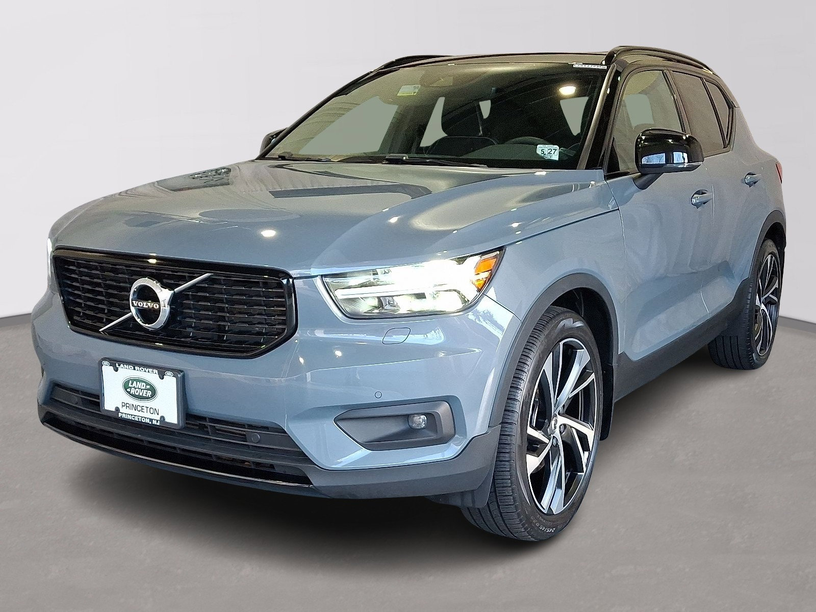 Used 2022 Volvo XC40 T5 R-Design w/ Climate Package
