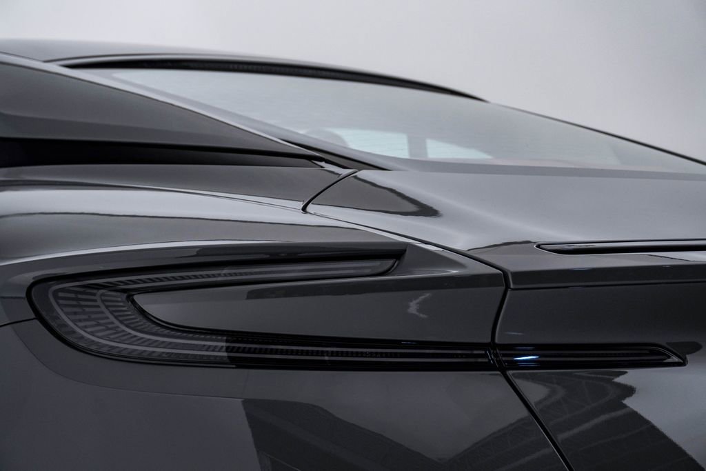 Used 2024 Aston Martin DB12 Coupe image 13