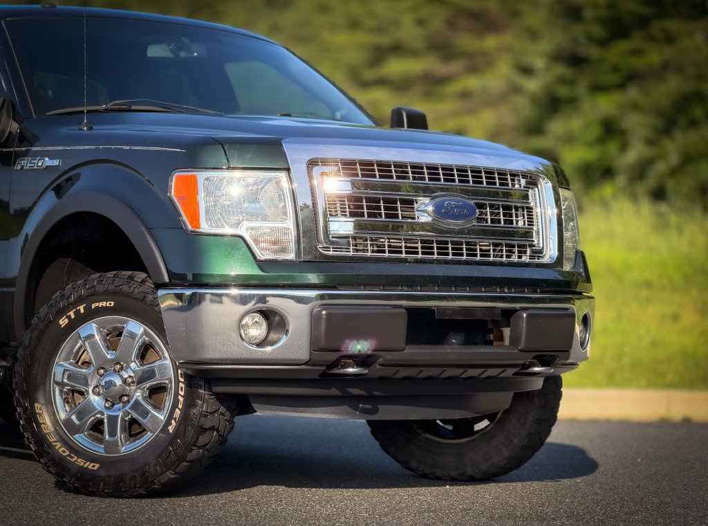 Used 2014 Ford F150 XLT w/ Equipment Group 302A Luxury AWD/4WD image 11