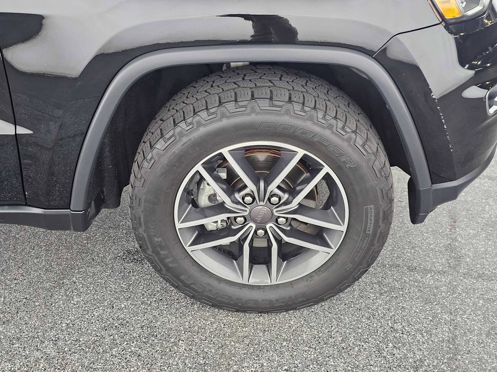 Used 2019 Jeep Grand Cherokee Limited image 9