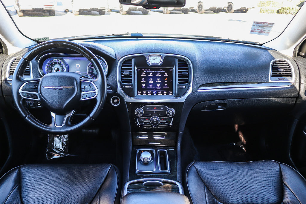 Used 2018 Chrysler 300 Limited AWD/4WD image 11