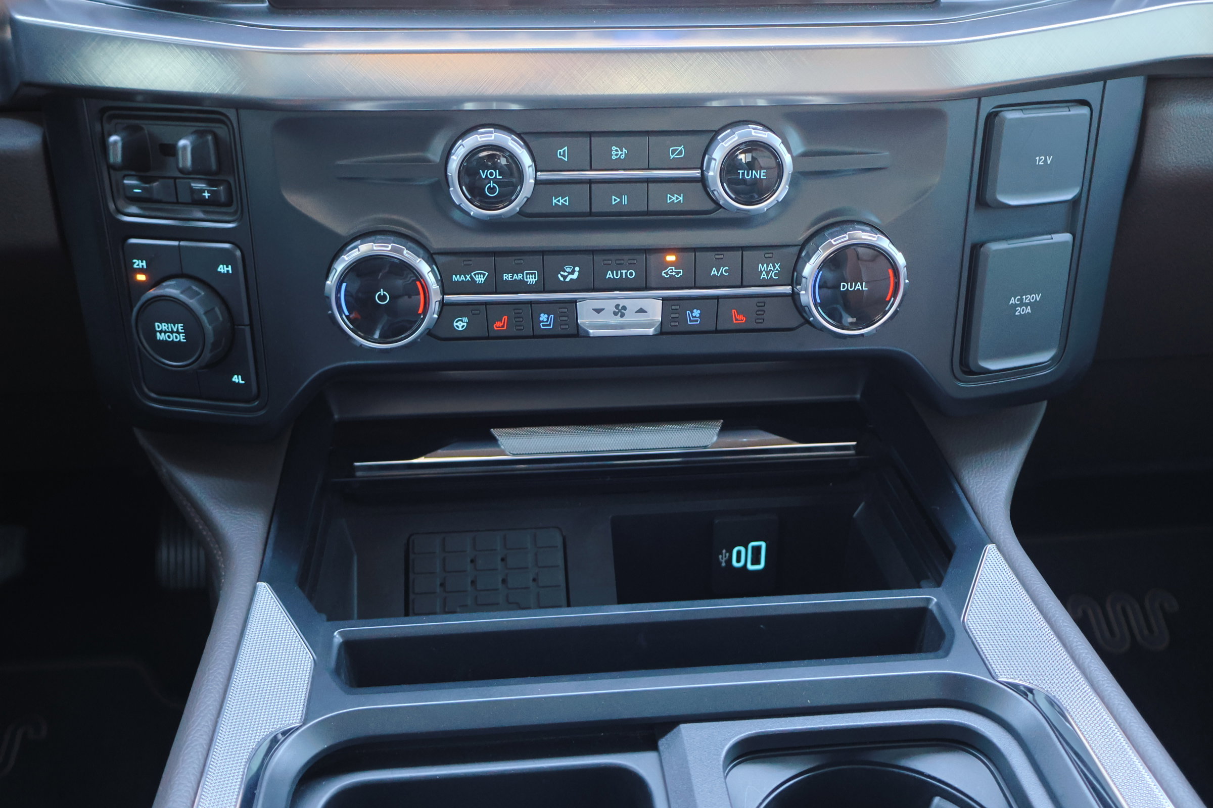 Certified 2024 Ford F350 King Ranch w/ Chrome Package image 26