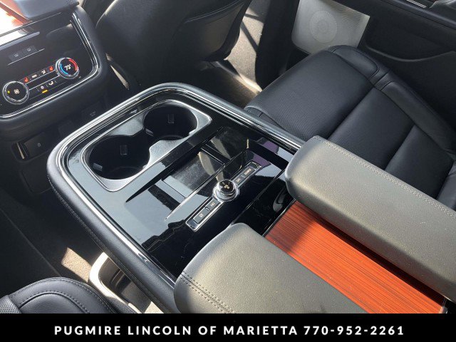 Used 2021 Lincoln Navigator Reserve w/ Luxury Package AWD/4WD image 18
