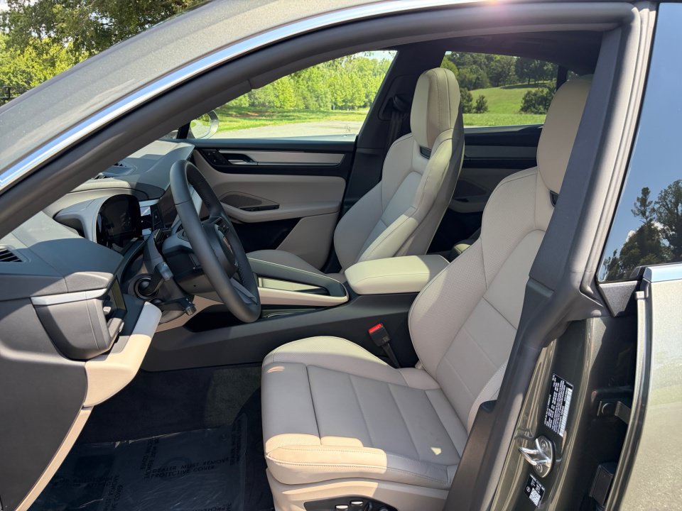 New 2026 Porsche Macan 4S Electric AWD/4WD image 5