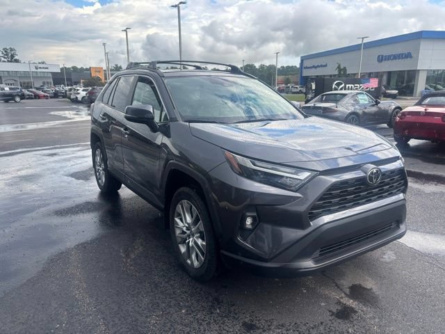 Used 2023 Toyota RAV4 XLE Premium FWD image 5