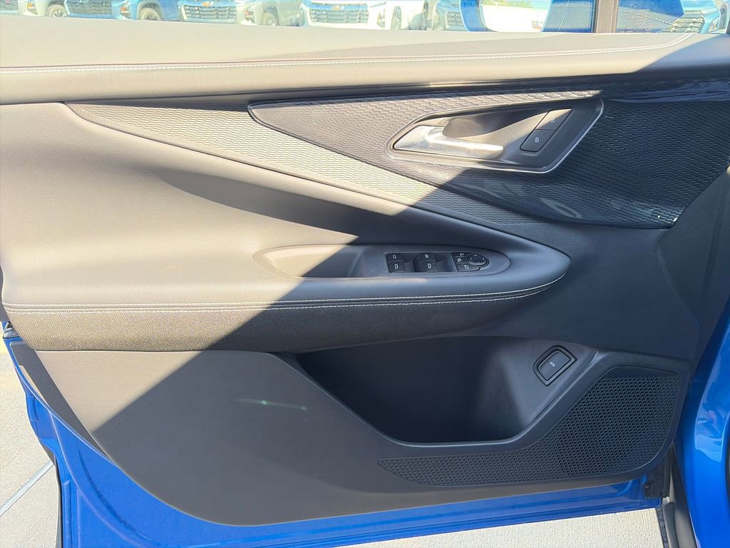 New 2025 Chevrolet Blazer EV LT AWD/4WD image 17