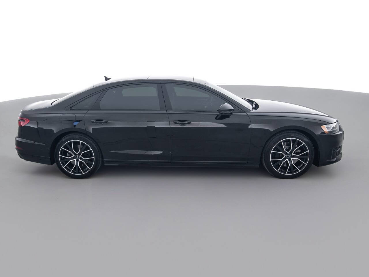 Used 2020 Audi A8 L 4.0T w/ Executive Package image 4
