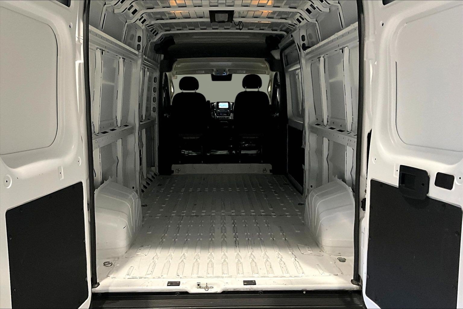Used 2025 RAM ProMaster 3500 w/ Convenience Group FWD image 8