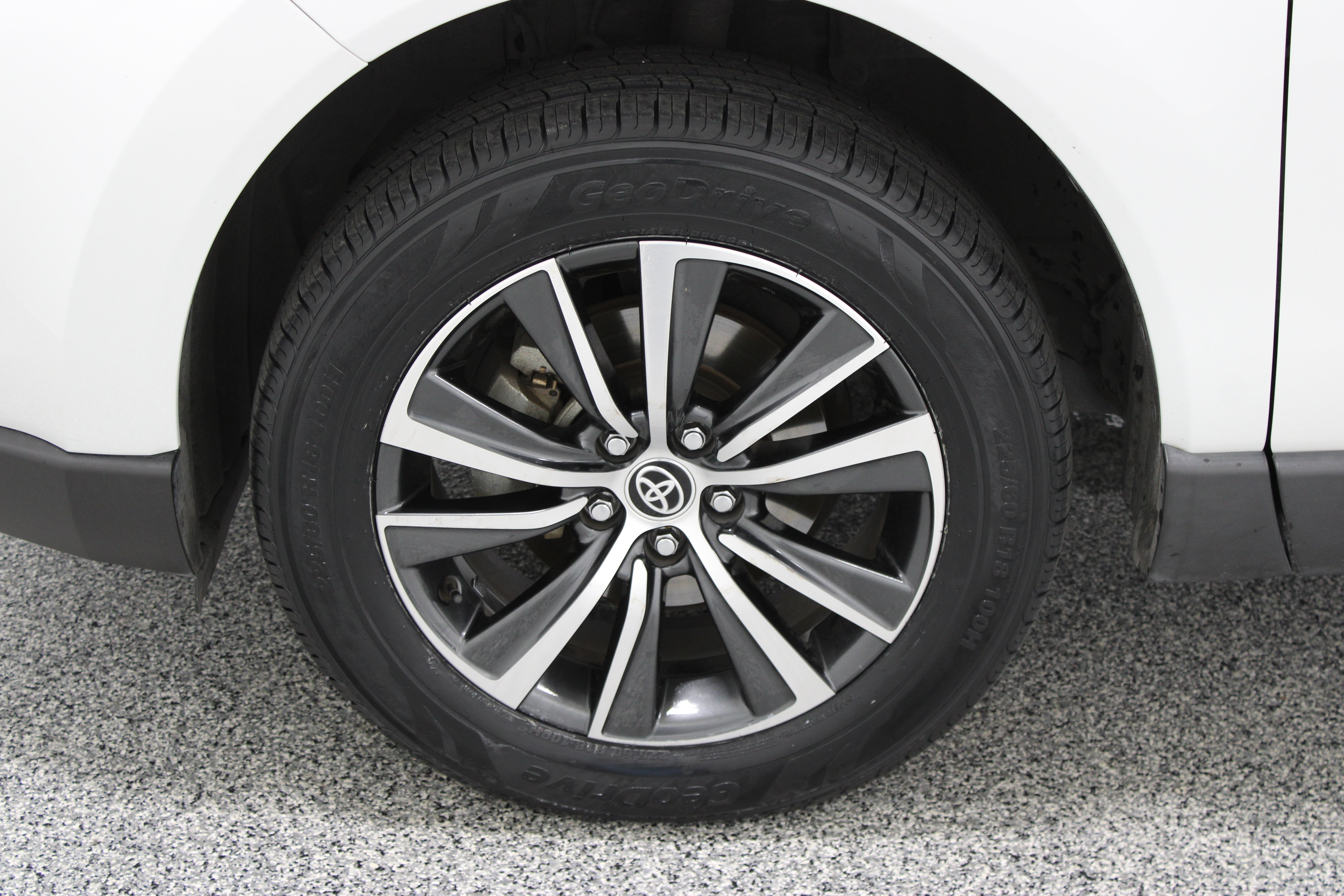 Certified 2023 Toyota Venza LE AWD/4WD image 11