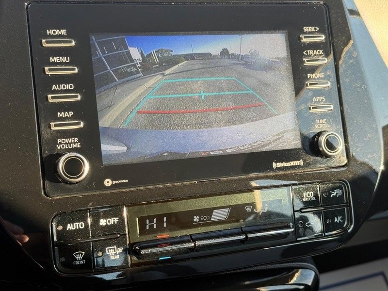 Used 2022 Toyota Prius XLE image 19