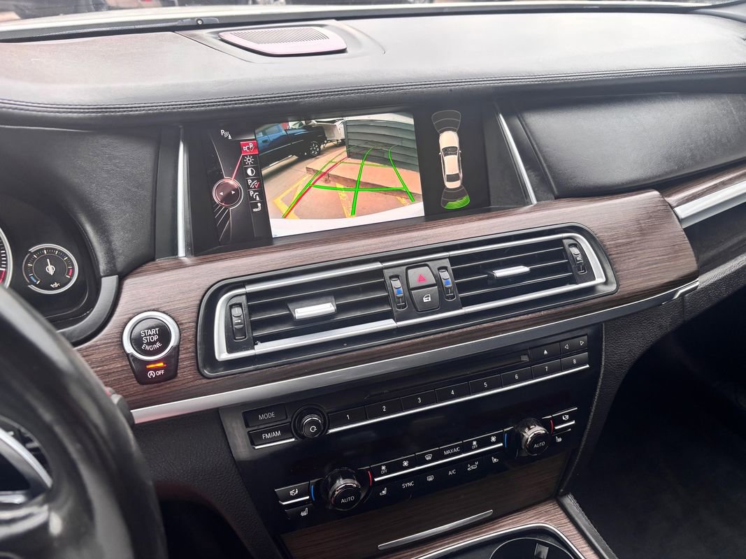 Used 2015 BMW 750Li xDrive image 23