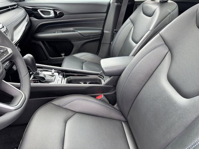 Certified 2025 Jeep Compass Limited w/ High Altitude Package image 12