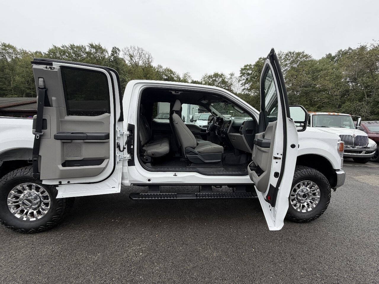 Used 2022 Ford F250 XL w/ Power Equipment Group AWD/4WD image 14