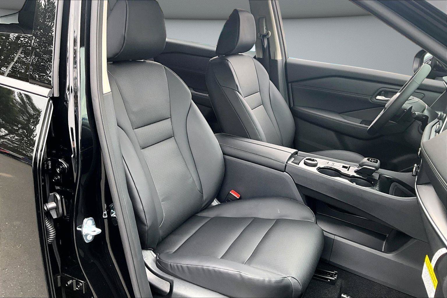 New 2026 Nissan Rogue Dark Armor AWD/4WD image 11