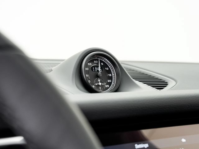 Certified 2026 Porsche Macan AWD/4WD image 16
