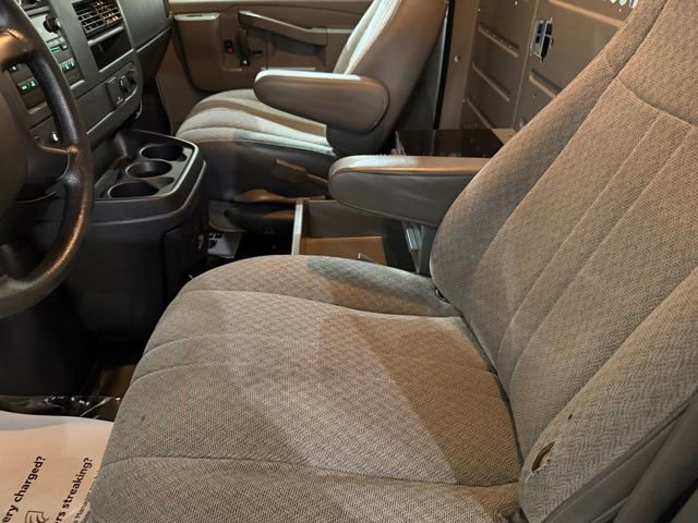 Used 2016 GMC Savana 2500 RWD image 3