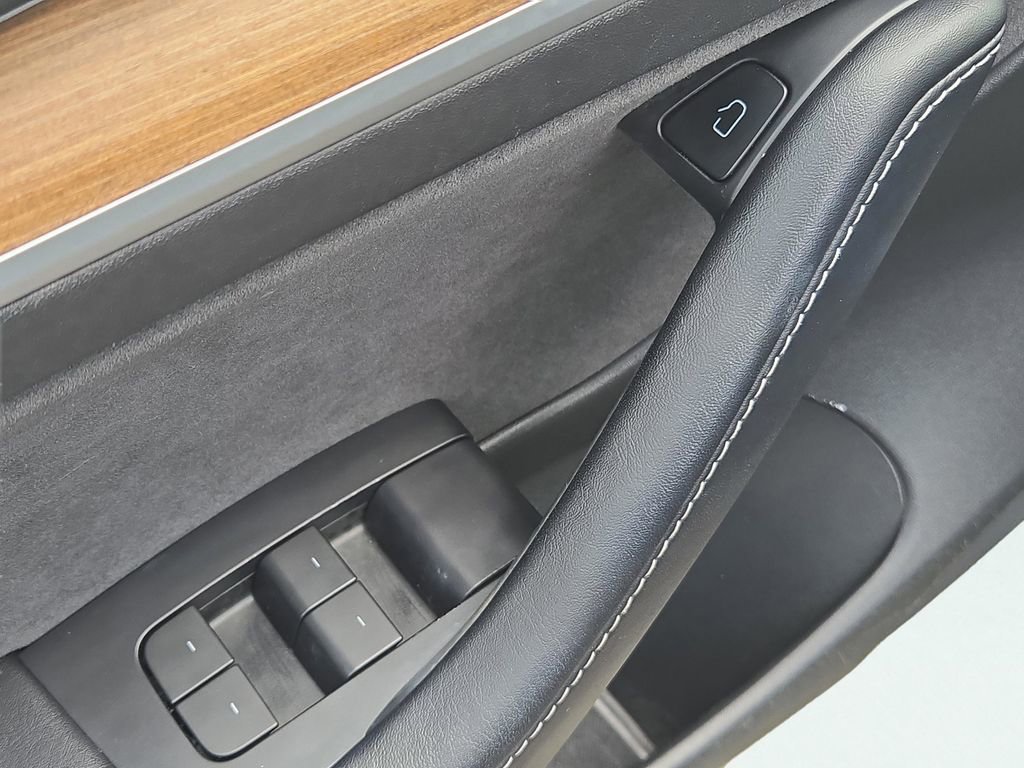 Used 2022 Tesla Model 3 Performance image 16