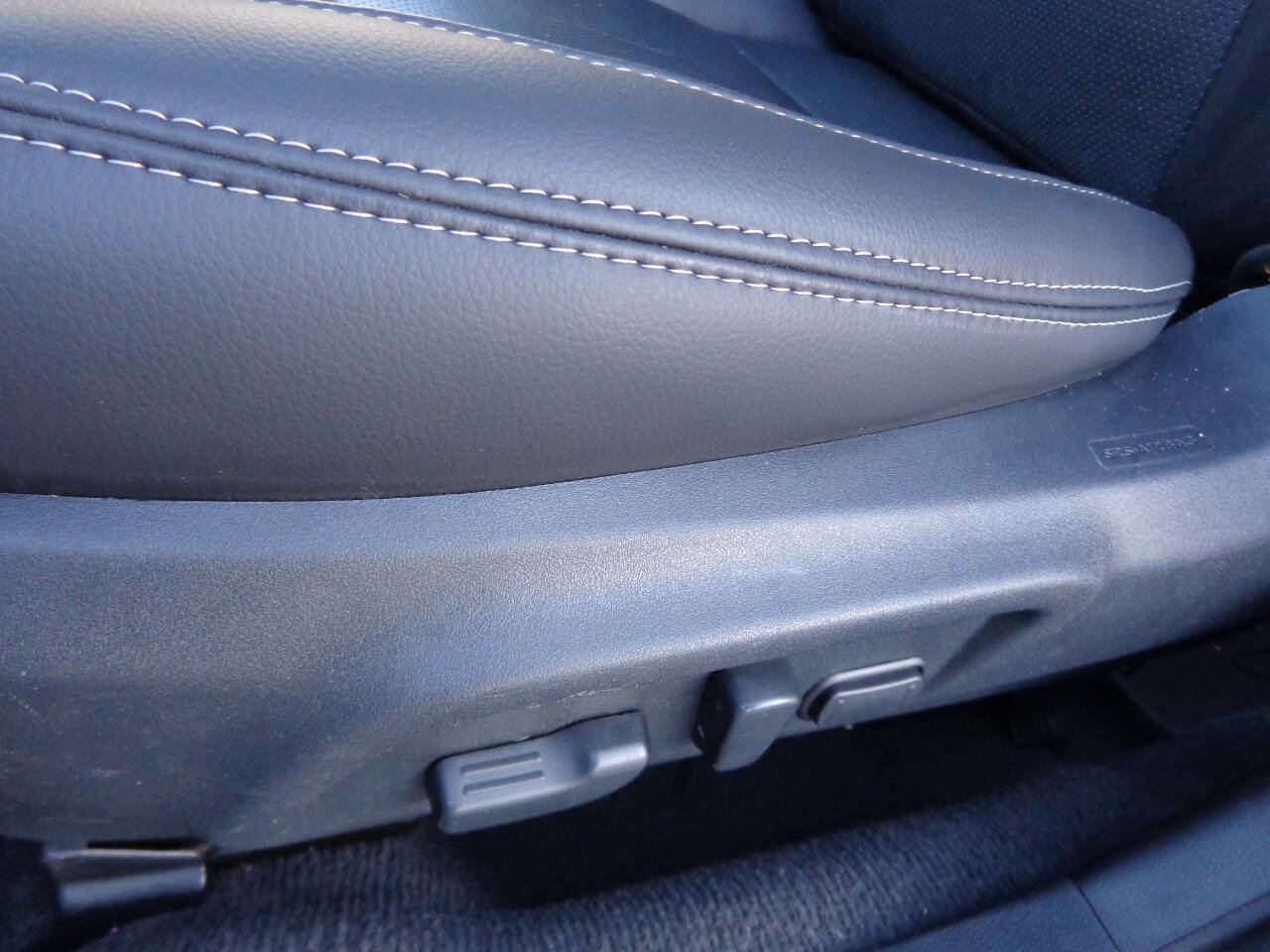 Used 2016 Subaru Legacy 3.6R Limited image 11