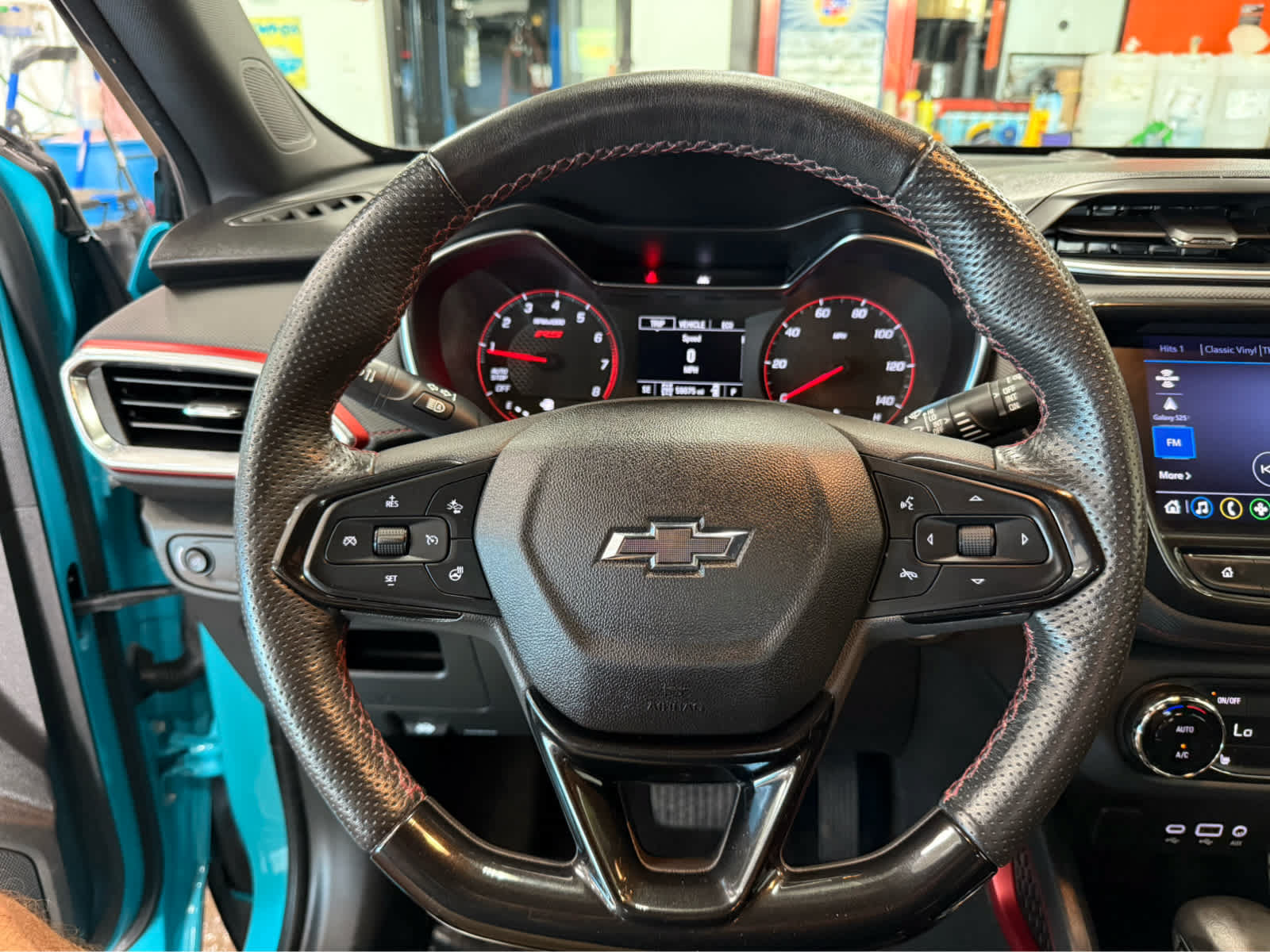Used 2022 Chevrolet TrailBlazer RS w/ Convenience Package AWD/4WD image 19