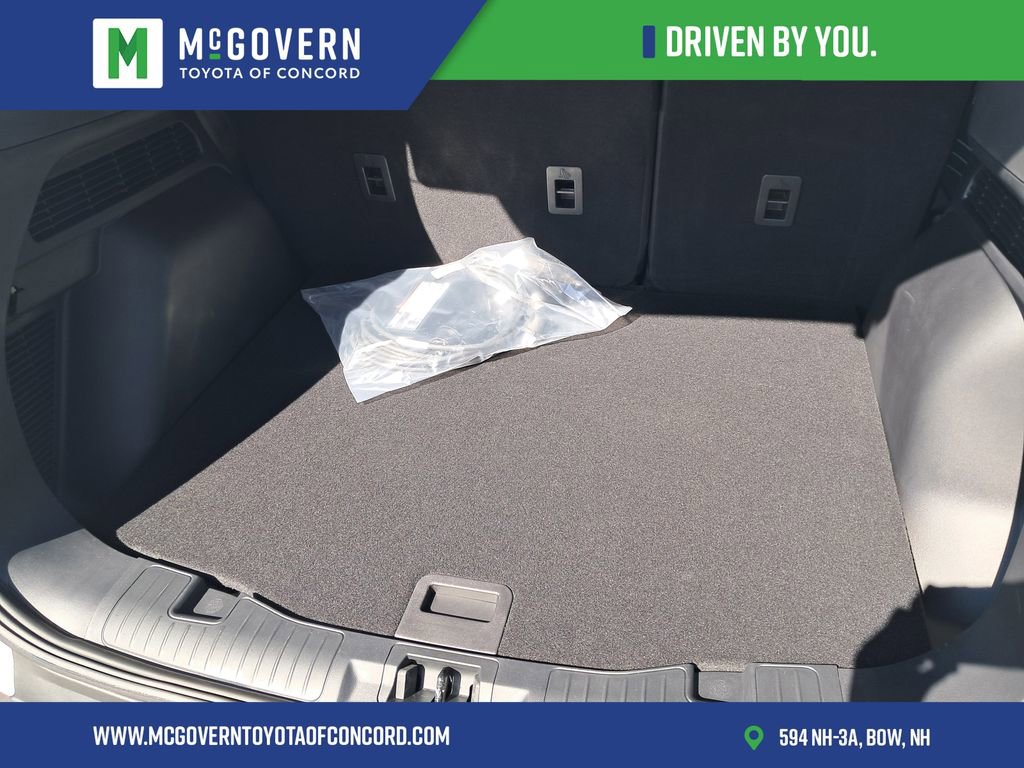 Used 2025 Ford Escape SE image 11