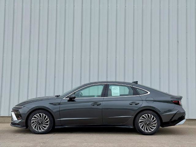 Used 2024 Hyundai Sonata Limited FWD image 3