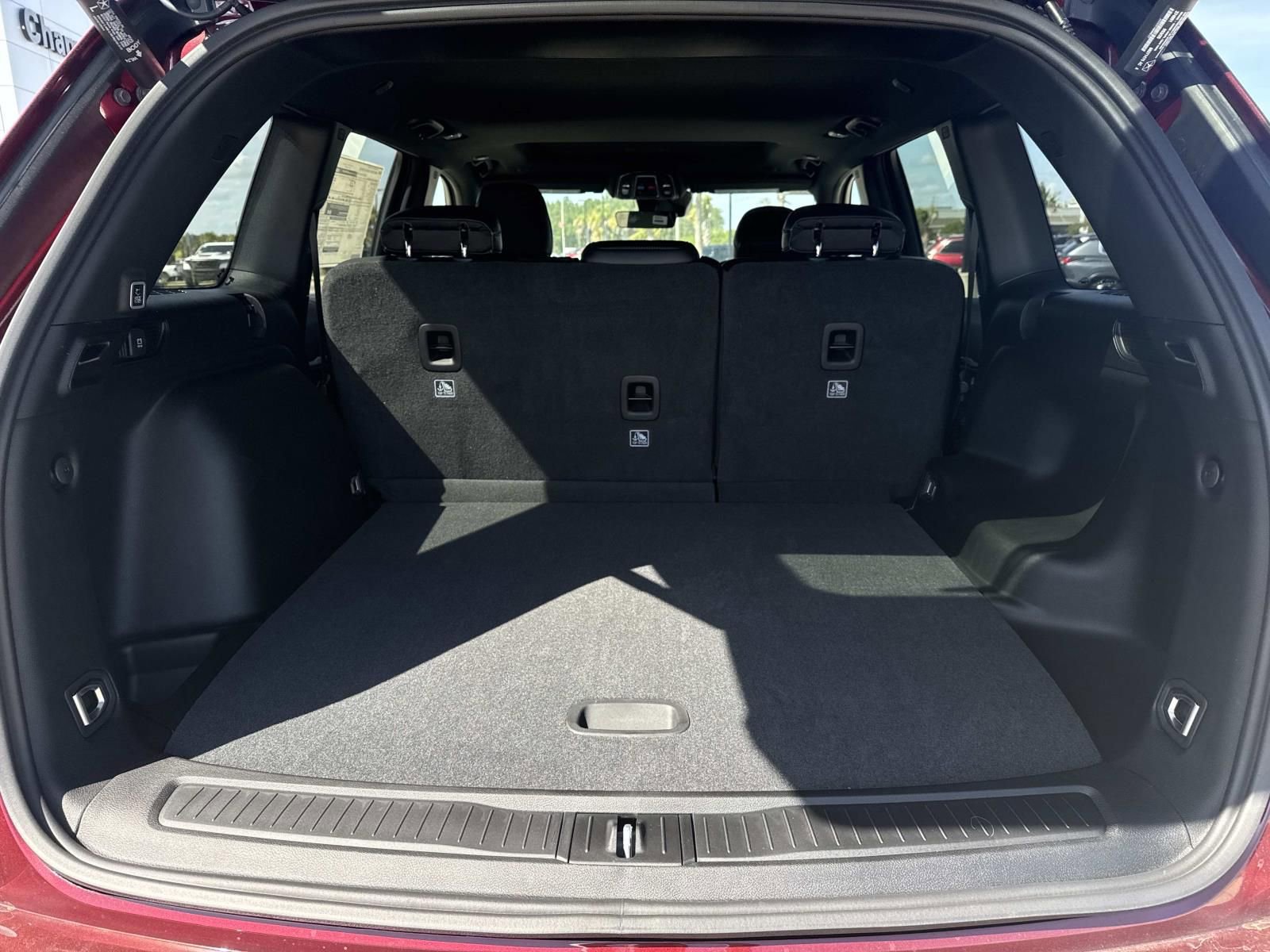 New 2026 Jeep Grand Cherokee Altitude image 8