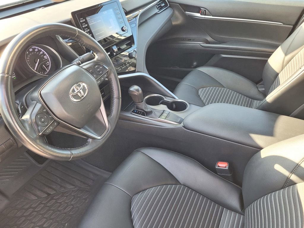 Used 2024 Toyota Camry SE image 8