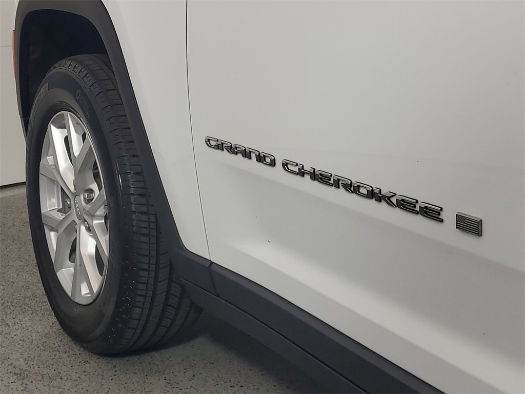 Used 2023 Jeep Grand Cherokee L Limited w/ Luxury Tech Group II image 9