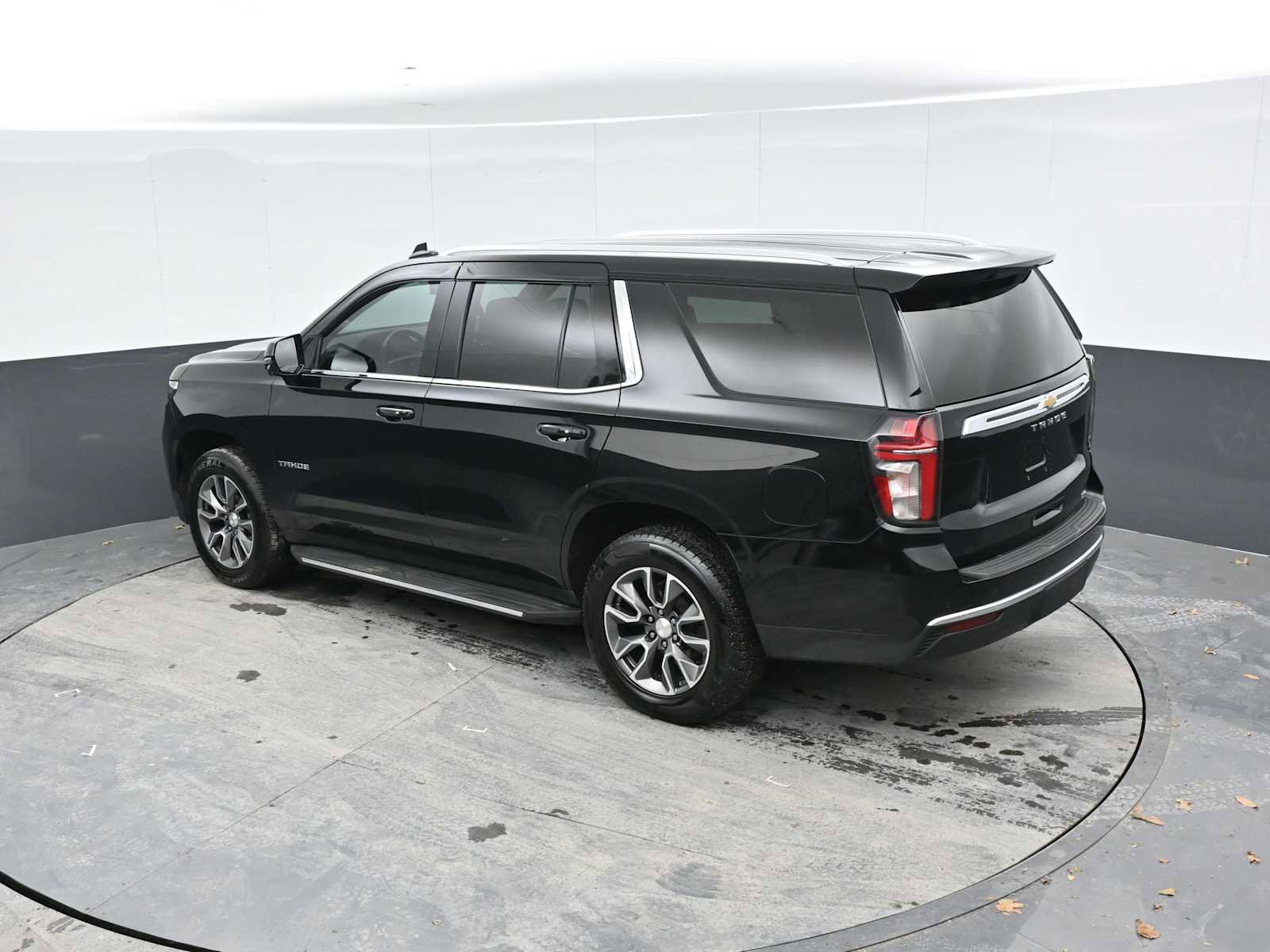 Used 2022 Chevrolet Tahoe LT w/ Luxury Package image 33