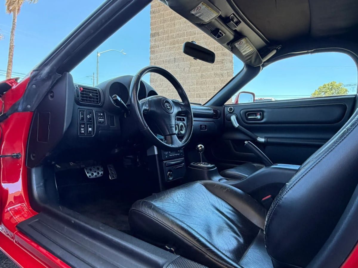 Used 2003 Toyota MR2 RWD image 35
