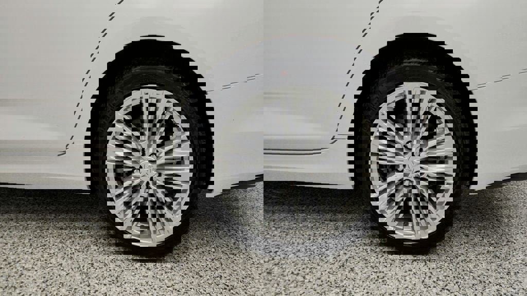 Used 2025 Cadillac CT4 Premium Luxury image 9