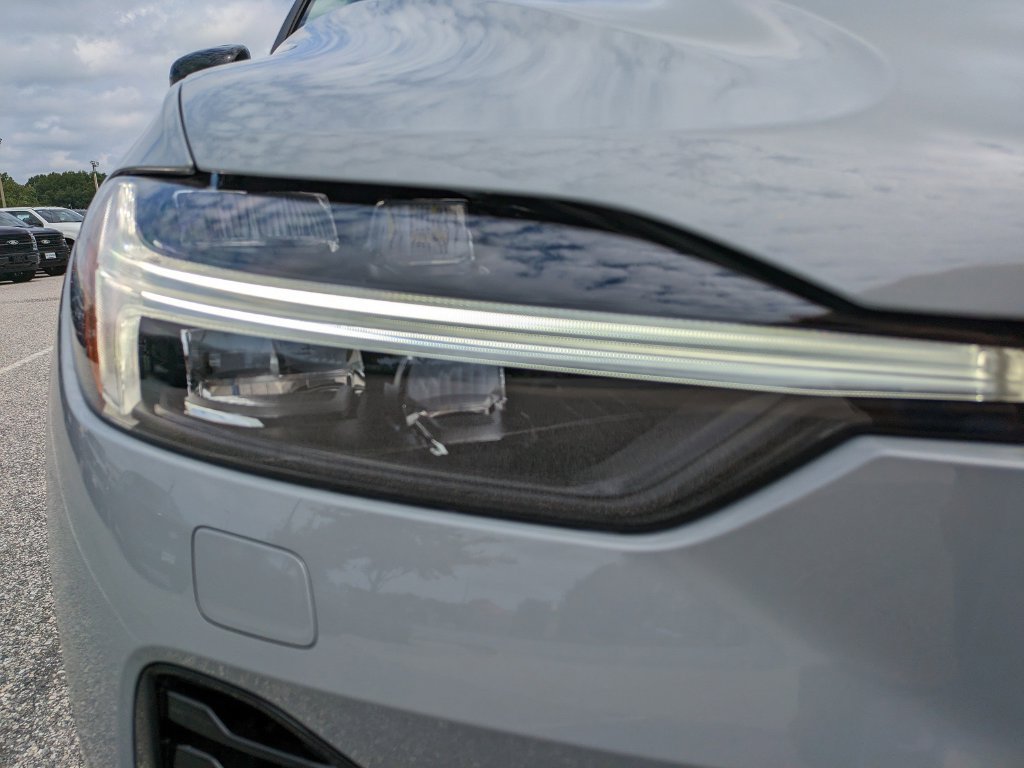 New 2025 Volvo XC60 T8 Plus w/ Protection Package Premier AWD/4WD image 10