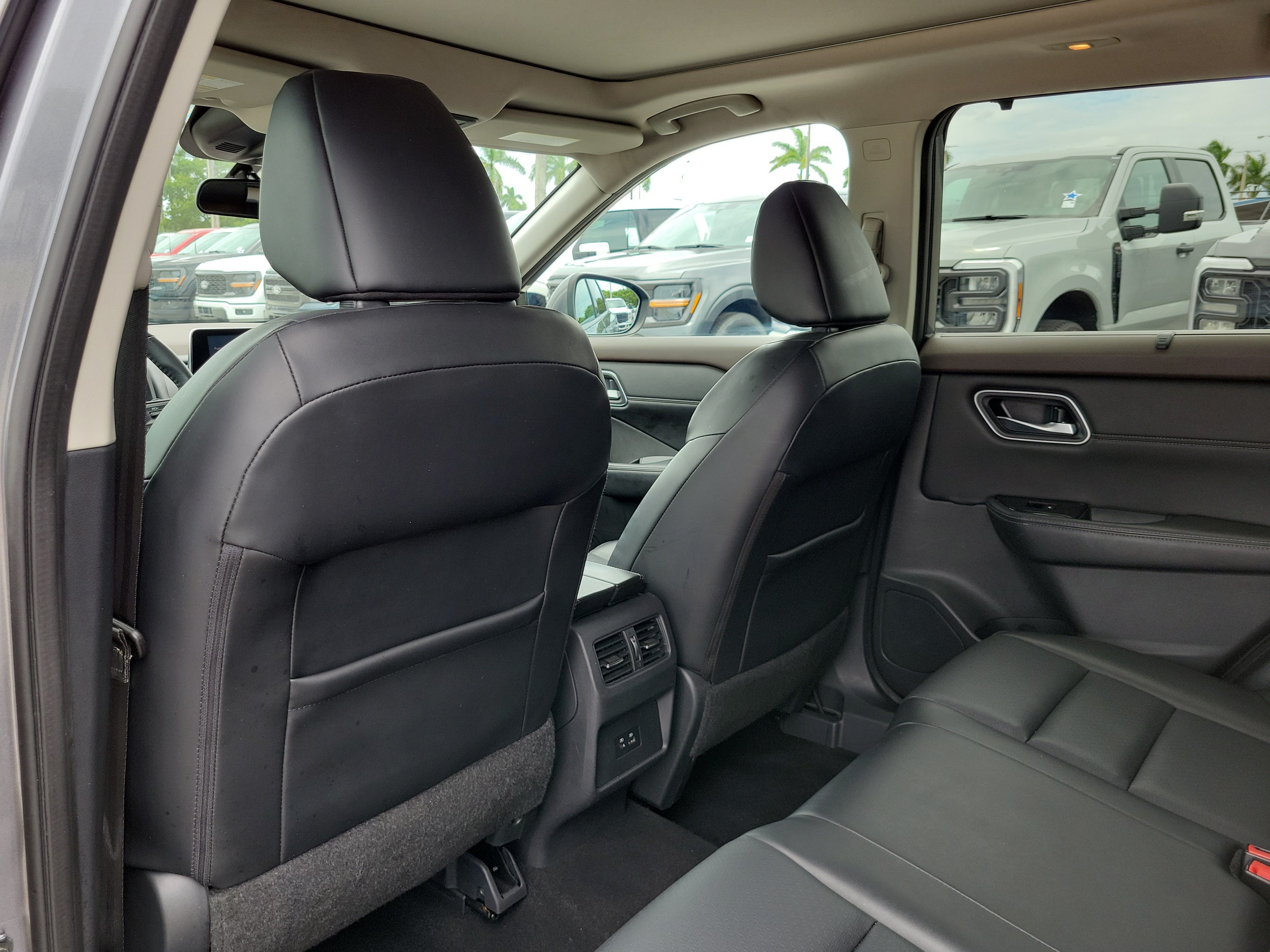 Used 2021 Nissan Rogue SV w/ Premium Package FWD image 14