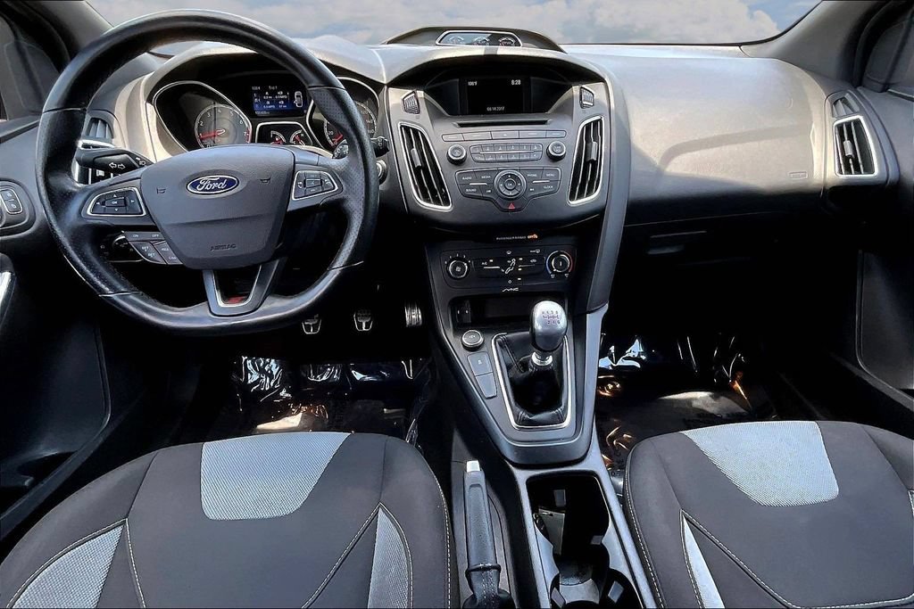 Used 2017 Ford Focus ST FWD image 9