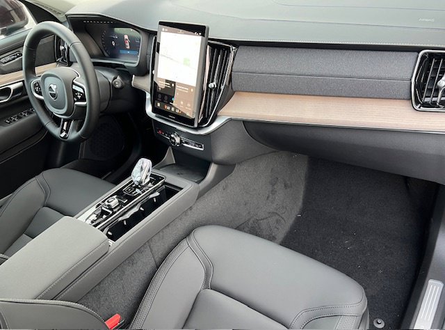 New 2026 Volvo XC90 B6 Plus w/ Protection Package Premier AWD/4WD image 20