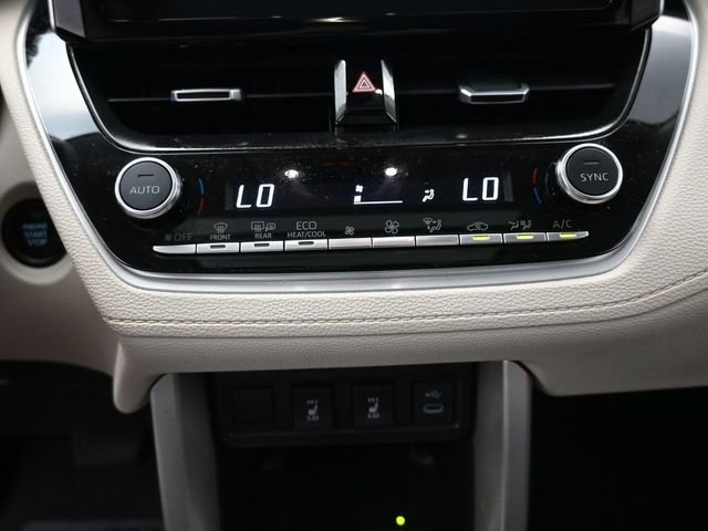 Used 2024 Toyota Corolla Cross XLE w/ Convenience Package image 29