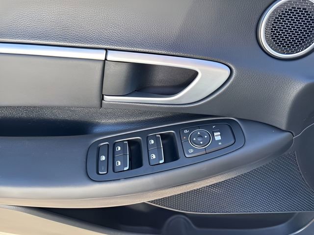 Used 2025 Hyundai Sonata SEL AWD/4WD image 14