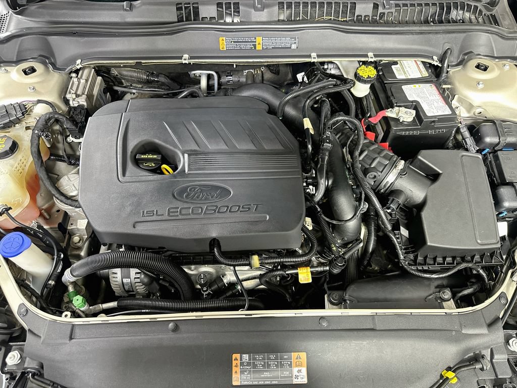Used 2017 Ford Fusion SE w/ Fusion SE Technology Package FWD image 10