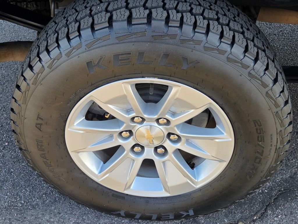 Used 2023 Chevrolet Silverado 1500 LT AWD/4WD image 10