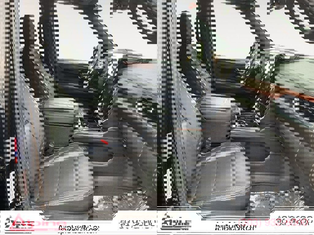 Used 2025 GMC Yukon XL Denali image 15
