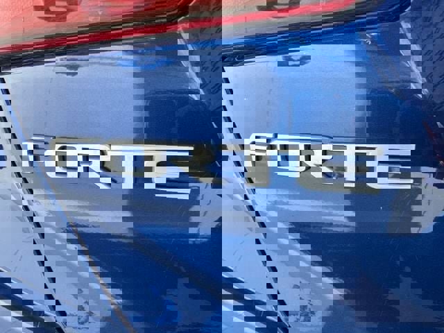 Used 2022 Kia Forte LXS image 27