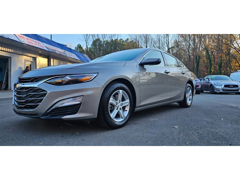 Used 2024 Chevrolet Malibu LS w/ LPO, Floor Liner Package image 4