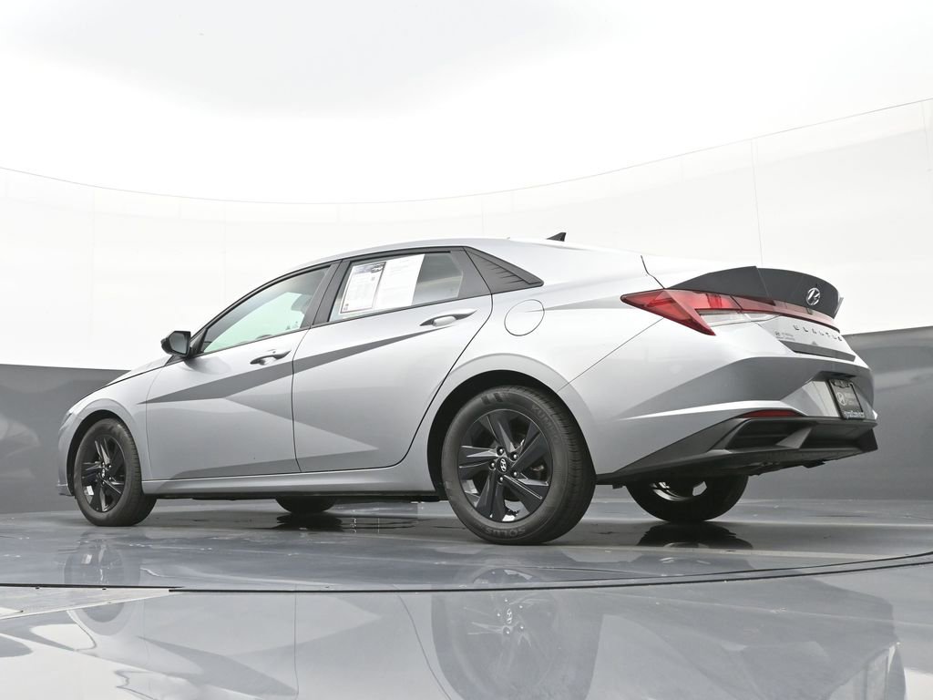 Used 2023 Hyundai Elantra SEL w/ Preferred Accessory Package FWD image 48