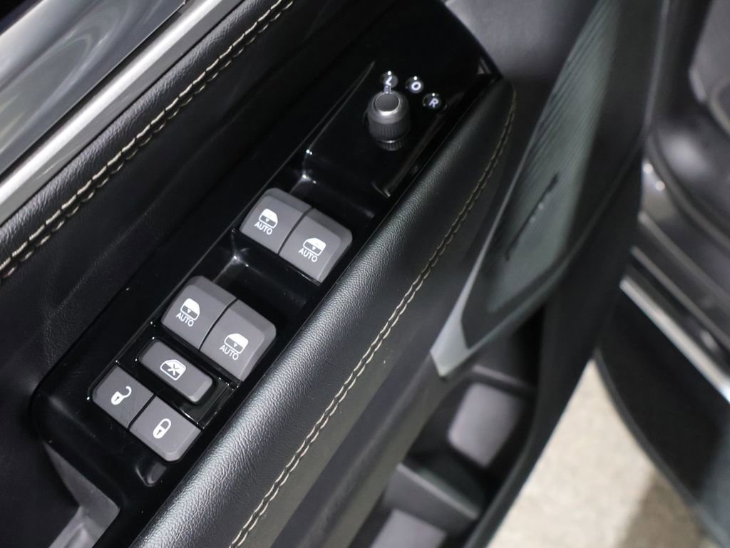 Used 2024 Jeep Wagoneer L Series III w/ Flexible Seating Group image 12